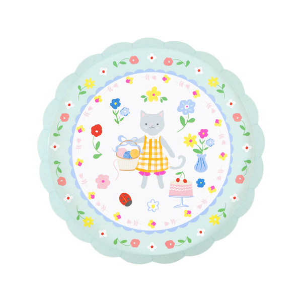 Our folk-inspired paper plates, in a small plate size, feature charming kittens in a magical world, perfect for birthday parties. Image6