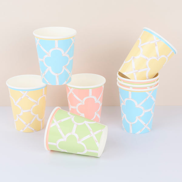 Our party cups come in 4 summery colours with a sensational bamboo design, the perfect paper cups for hot and cold drinks for all events. Image1