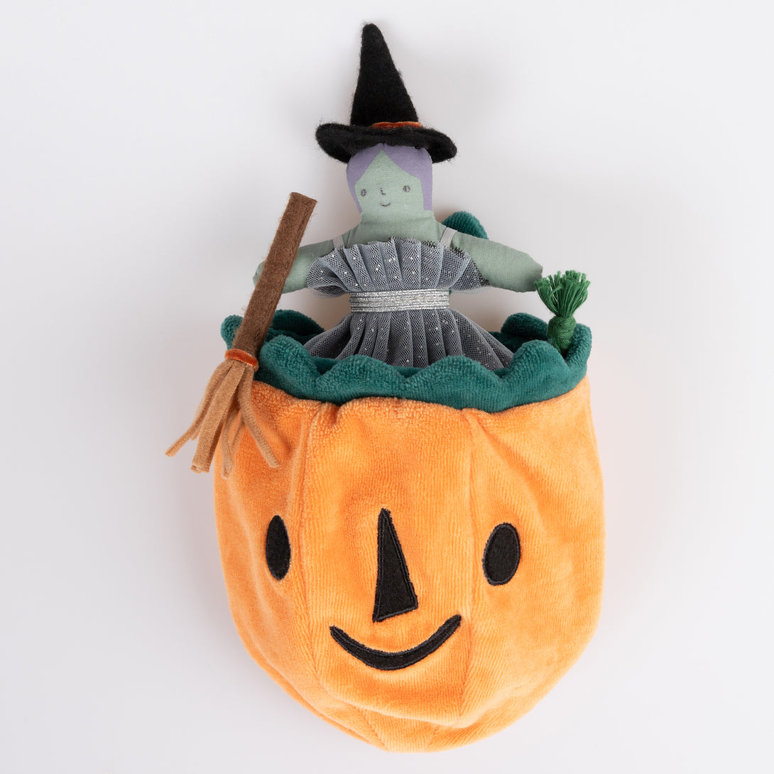 Our little witch doll has a pumpkin bag to live in, and is a lovely toy to take on sleepovers, to parties or on travels.