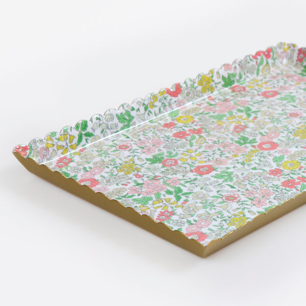 Our Liberty accessory tray is made from metal with a clear enamel finish and a pretty Liberty print design, perfect to store jewellery on. Image3