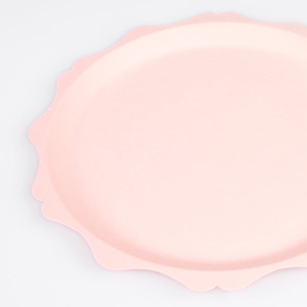 Our small compostable plates, in a soft pink colour, have a decorative edge making them look pretty for a princess park or baby shower. Image3