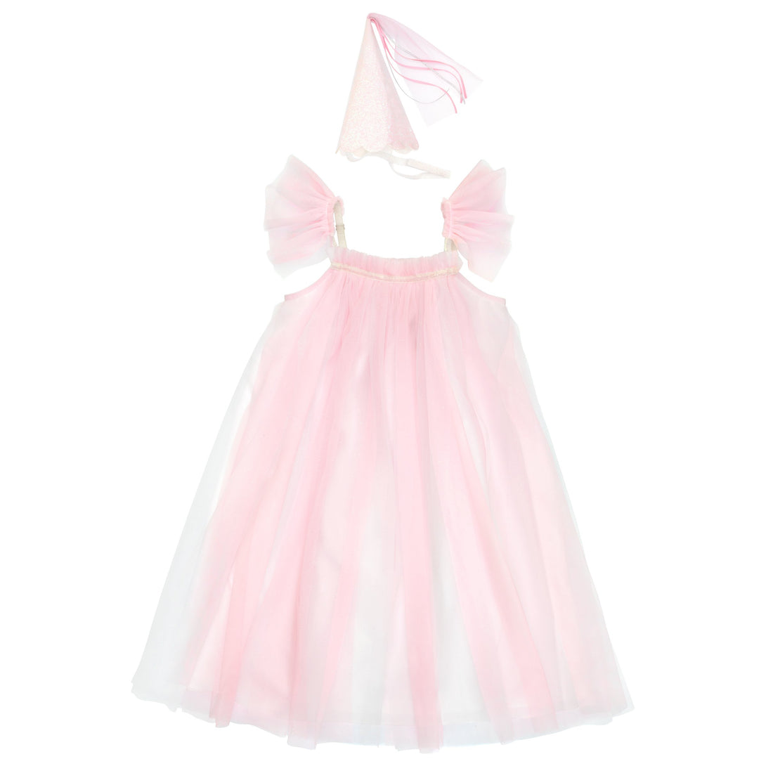 This costume, with a princess dress and hat with tassels, is perfect for a princess party. Image7