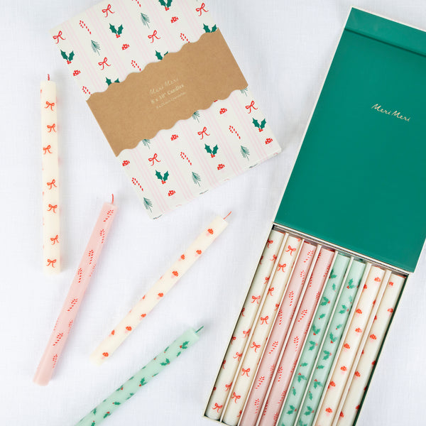 Our Christmas host gift set features a festive wooden tray and a pretty keepsake box filled with beautiful Christmas candles. 