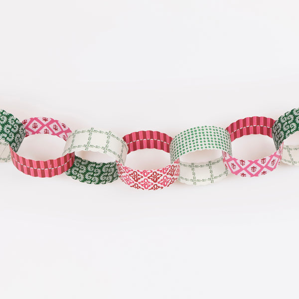 Our paper chain garland features Molly Mahon block prints designs in Christmas colours, perfect to add to your festive decorations. Image3