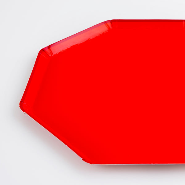 Our paper plates, a small size in a bright red, are ideal for any special party. Image3