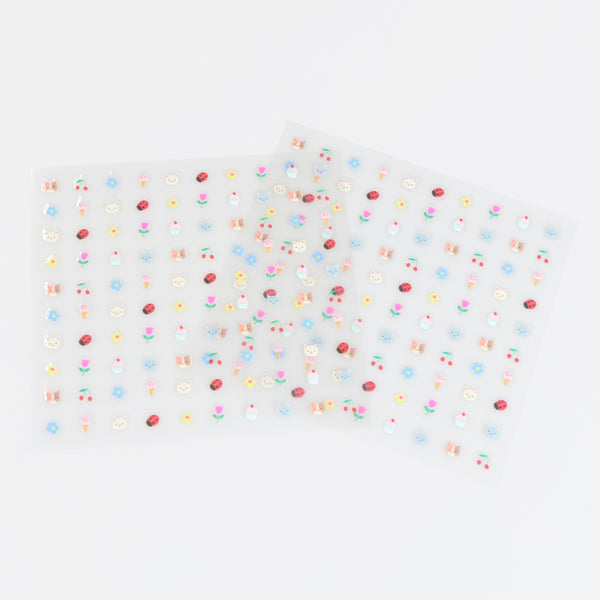 Our adorable nail stickers set features 200 with cute kittens and other fun designs, perfect as party favours, party bag gifts or as a party activity. Image4