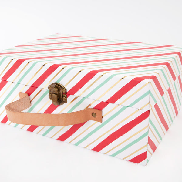 Build a Christmas village scene with our wooden advent calendar, to create a beautiful wooden Christmas decoration. Image7