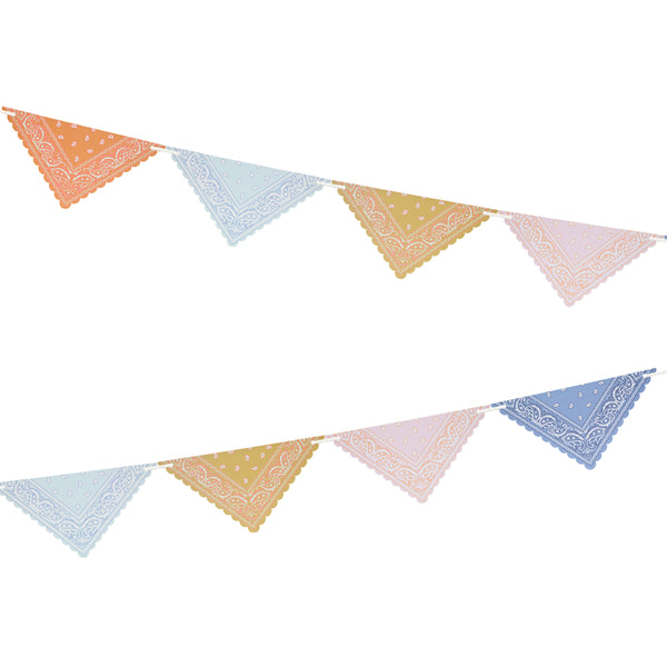 Our party garland, crafted to look like bandanas, is ideal for a Western party theme. Image4