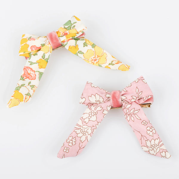 Make your hairstyle look amazing with our bow hair clips crafted from floral Liberty fabric. Image4