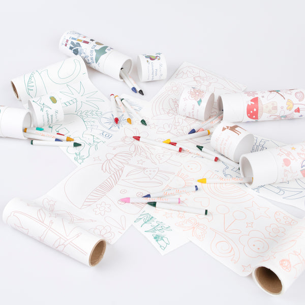 Kids who love to colour in and adore dinosaurs will love this special set include a colouring roll and crayons. Image3
