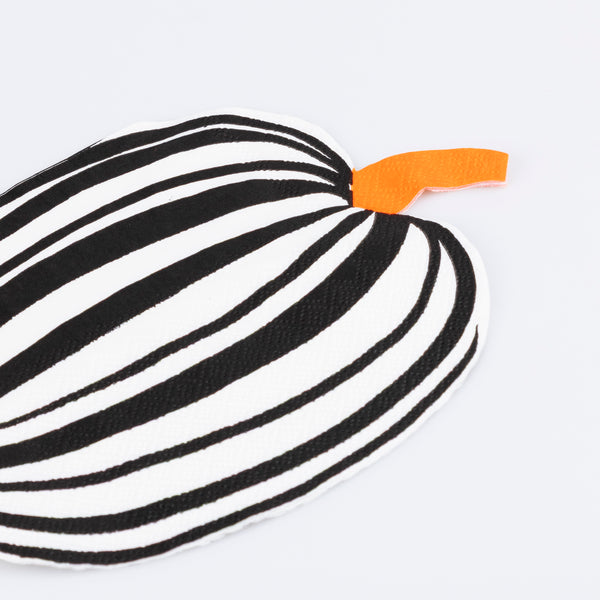 Use our pumpkin paper napkins, with vibrant stripes of colour, to make your Halloween party table look amazing. Image3