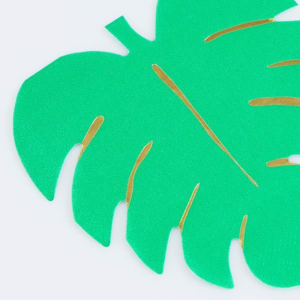 Add to your jungle party or tropical celebrations with our 3-ply napkins in the shape of a large leaf. Image3