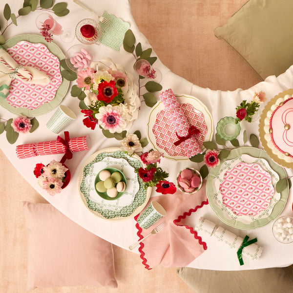 Our Christmas paper napkins, in a small size, feature Molly Mahon block print designs in seasonal colours with wavy edges for a stylish look. Image2