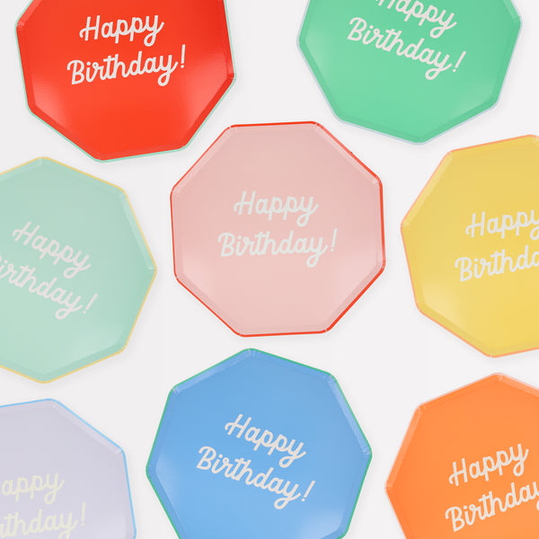 Make a birthday party look amazing with our birthday dinner plates, each set has 8 vibrant paper plates with co-ordinating borders.