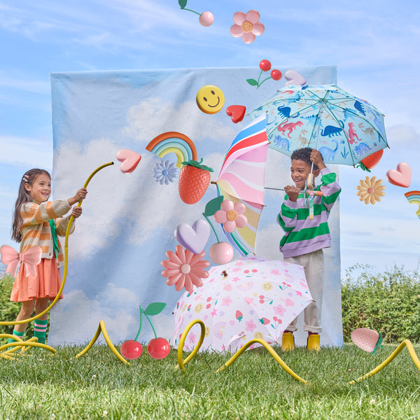 The Duckling is lightweight, durable and features a pinch-proof mechanism Image2