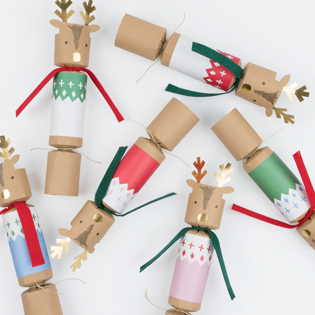 Our reindeer Christmas crackers, are so adorable and will look amazing on your festive party table.