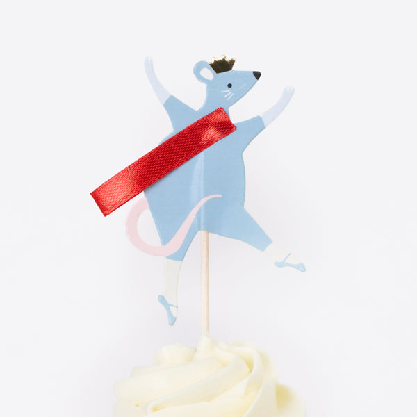 Our cupcake kit, with a Nutcracker Christmas theme inspired by New York City Ballet, has embellished cake toppers and pretty cases. Image5
