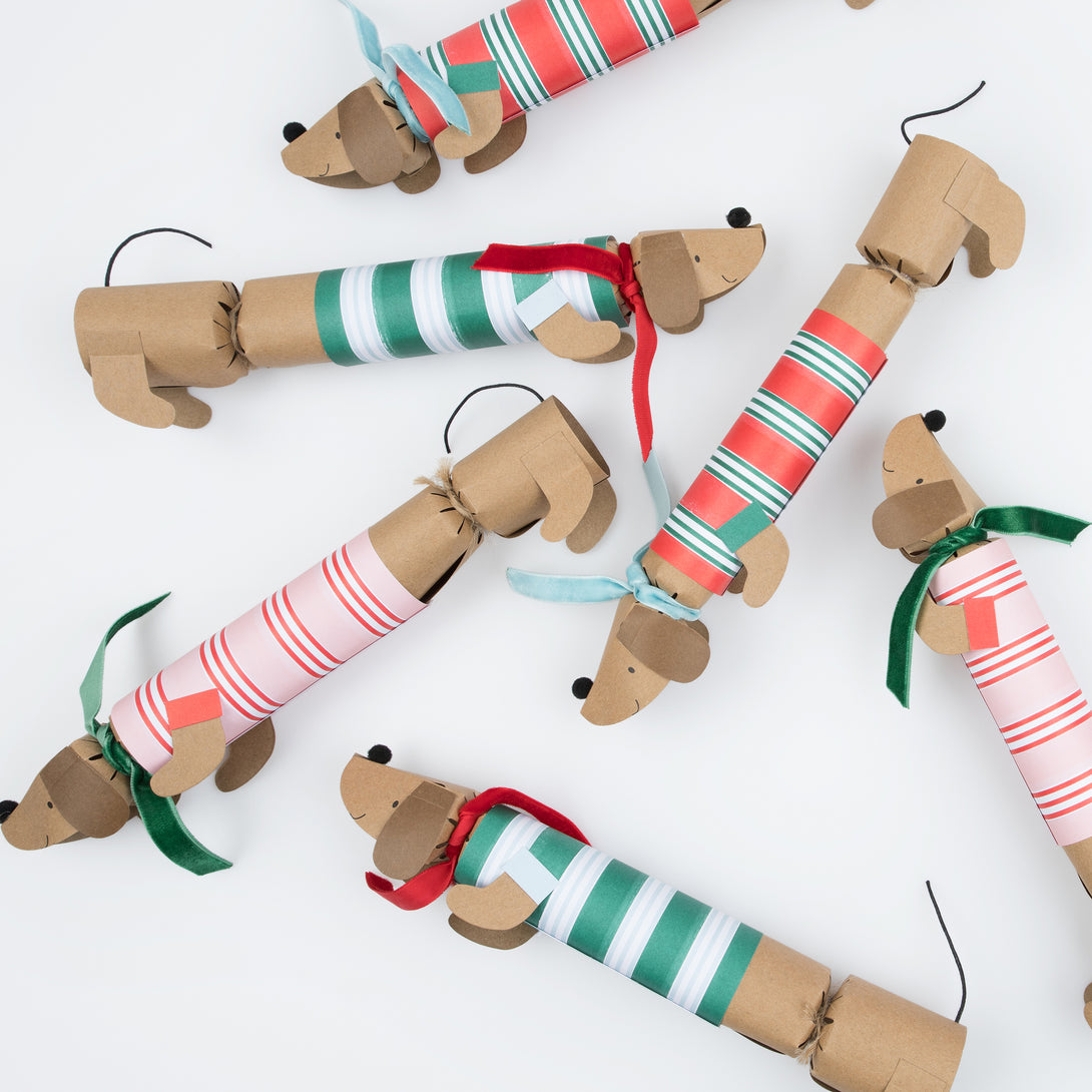 Our Christmas crackers, with adorable sausage dog details, are the perfect fun crackers for all the famly.