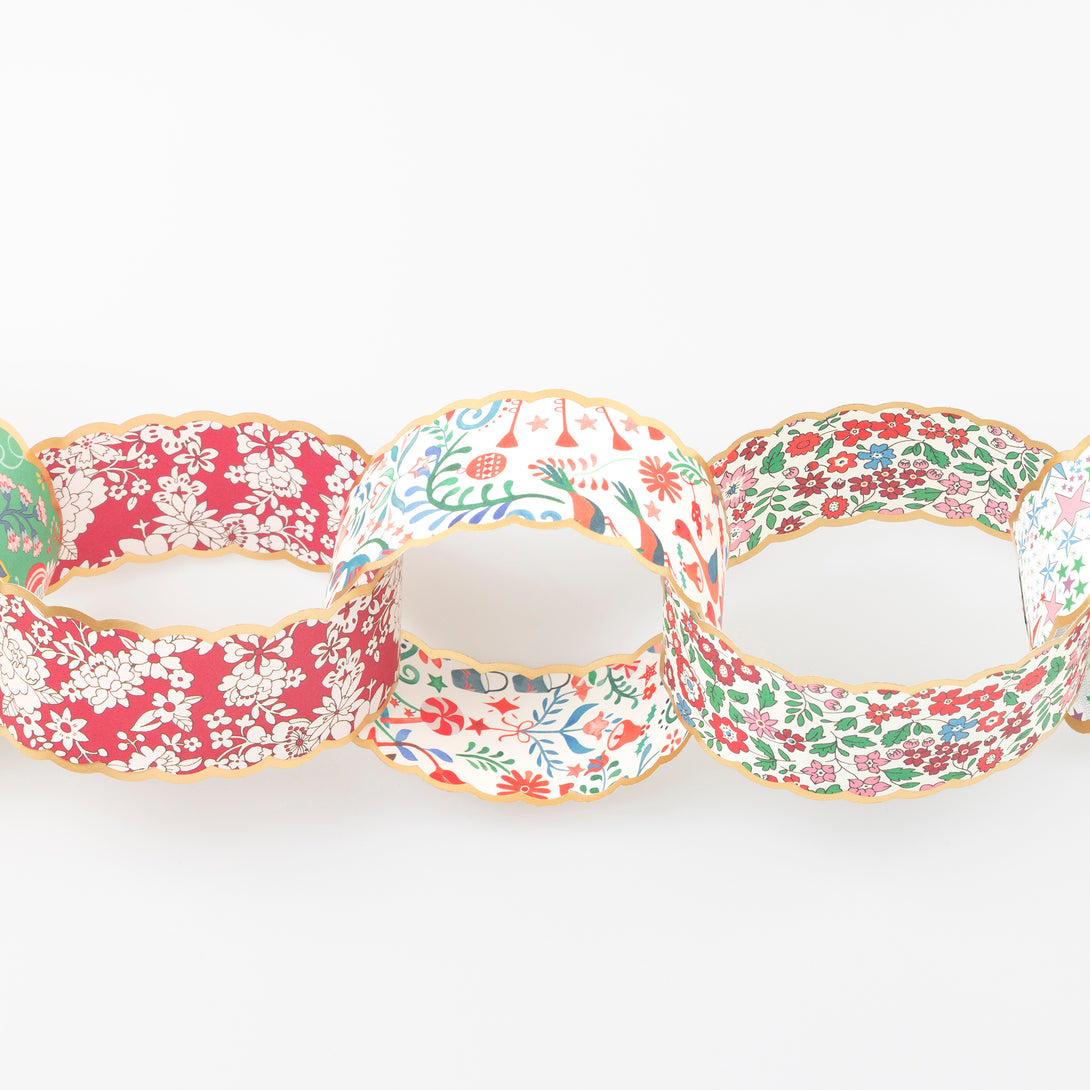 Use our paper chain garland, with Liberty prints in festive colours, as the ideal Christmas hanging decorations. Image4