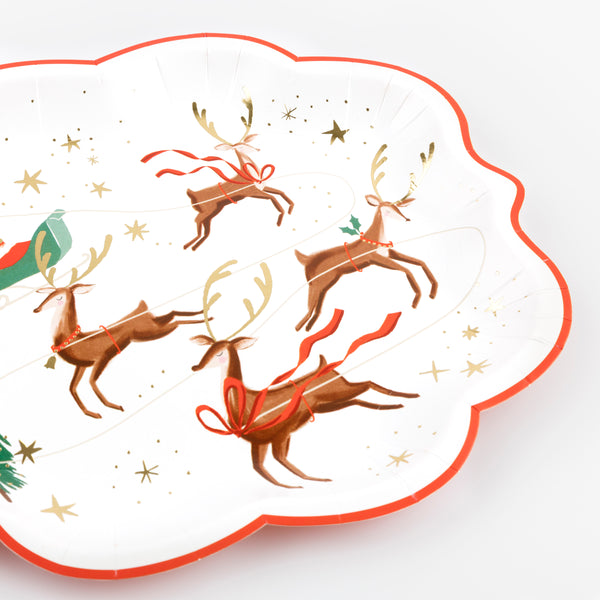 Bring the cheer of Santa to a family Christmas party with our paper plates, cups, napkins, crackers and statement Christmas garlands. 
