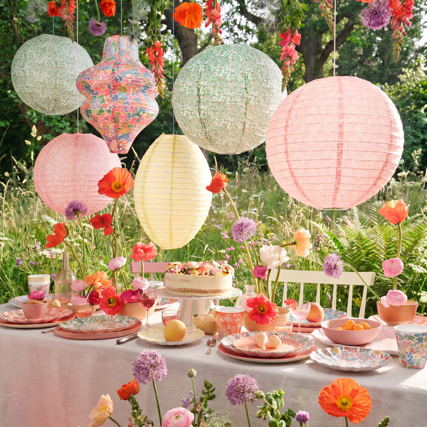 Our Liberty reusable plates are made from melamine with six Liberty floral print designs, perfect for garden parties, afternoon tea or picnics. Image2