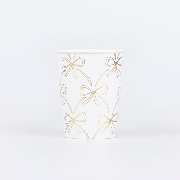 Use our disposable Christmas cups, with an elegant gold bow design, to serve your hot or cold Christmas drinks in. Image1