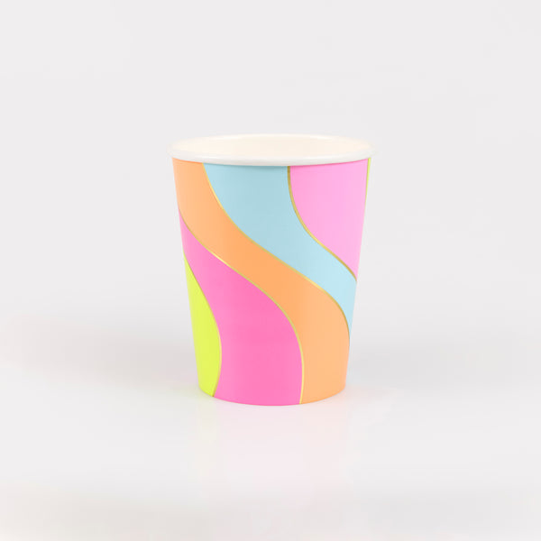 Our party cups feature vibrant floral designs, perfect for a 70s party of any fun celebration, suitable for hot and cold drinks. Image4