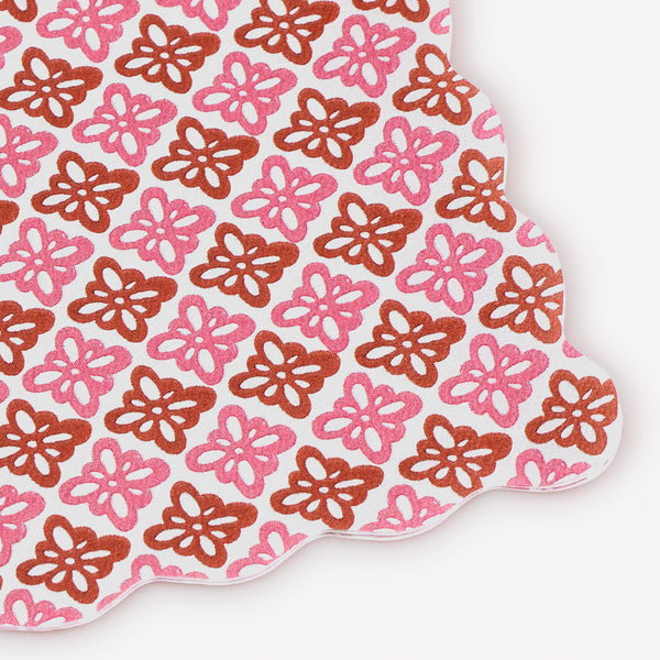 Our Christmas paper napkins, in a large size, feature Molly Mahon block print designs in seasonal colours with wavy edges for a stylish look. Image3
