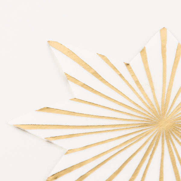 Our star napkins, with gold foil details, are perfect for your Christmas tableware. Image3