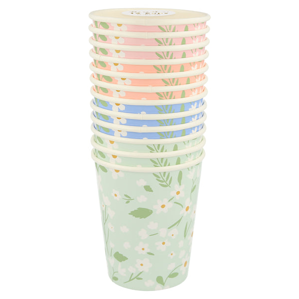 Make your party table look amazing with our pretty party cups, crafted from paper with a floral design. Image8