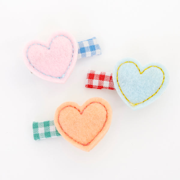 Our hair accessories for kids set includes colourful hearts and gingham ribbons, perfect for Valentine's Day gifts for kids. Image3