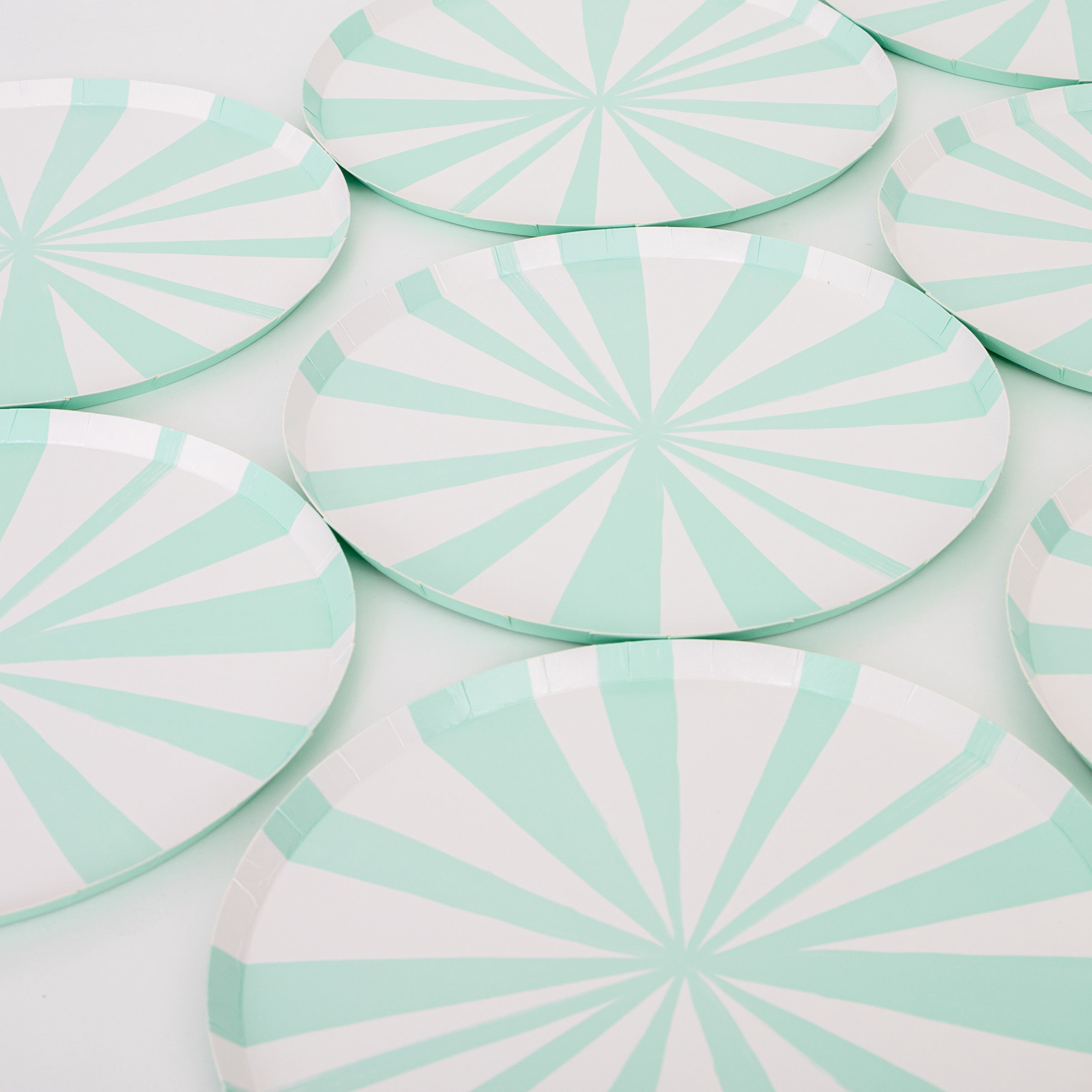 These paper plates, with mint stripes, are ideal as side plates for a dinner party or as small plates for a kids party or as cocktail plates.