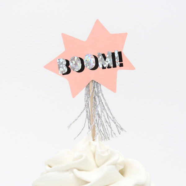 Make special birthday cupcakes with our kit , including cupcake cases and cake toppers, designed for a superhero party. Image4