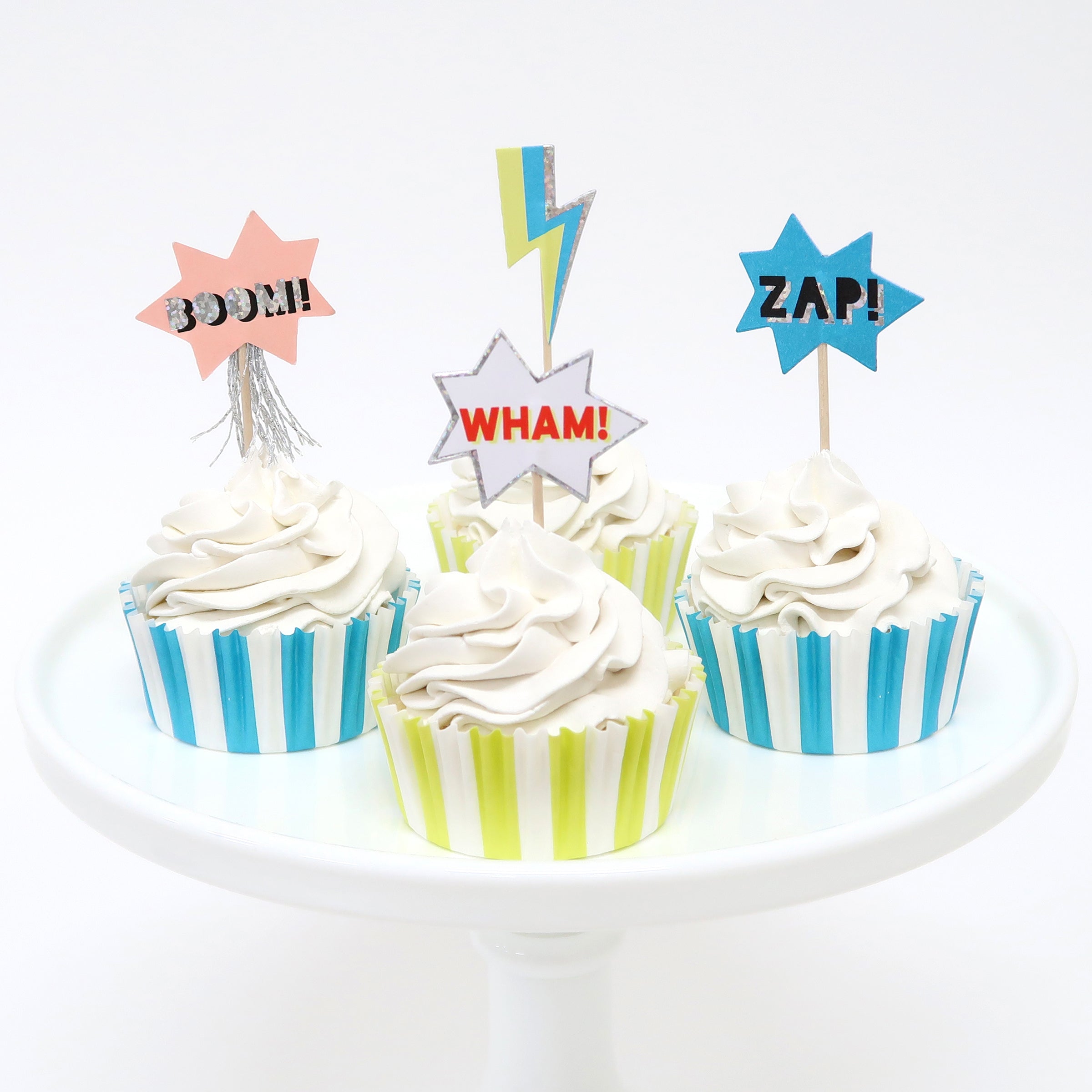 Make special birthday cupcakes with our kit , including cupcake cases and cake toppers, designed for a superhero party.