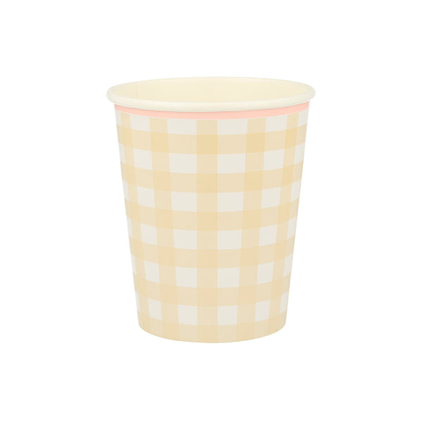 Our paper cups, with a classic gingham print, are perfect as picnic cups. Image6