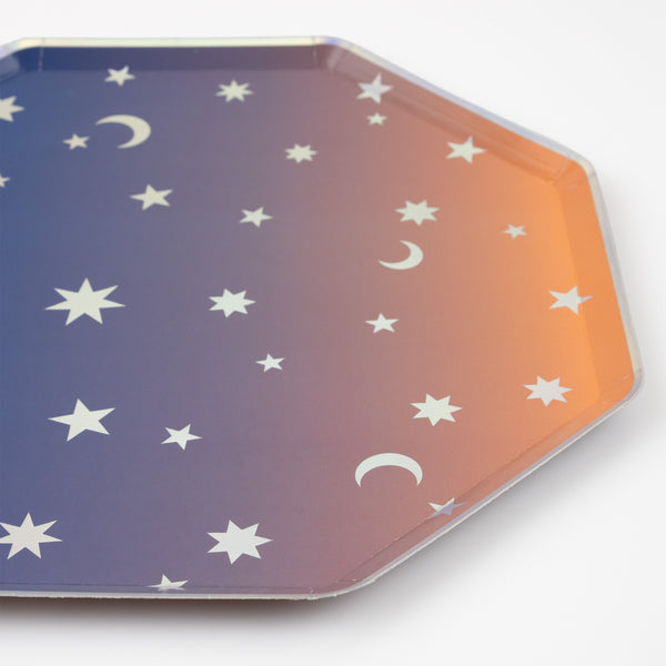 Our star plates make the perfect party plates for Halloween party ideas. Image2