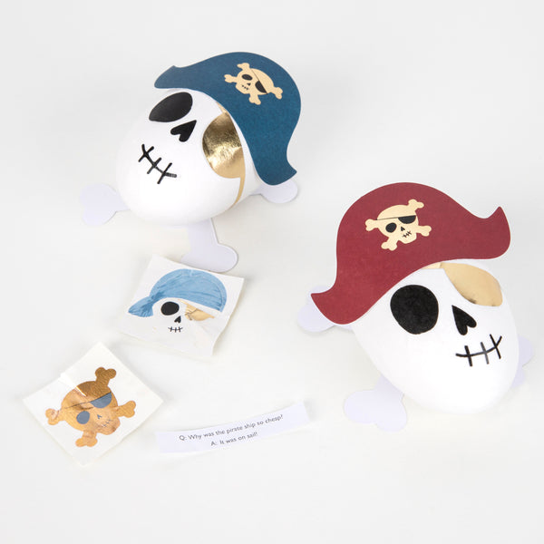 Make your pirate party look amazing with our pirate decorations filled with pirate gifts. Image3