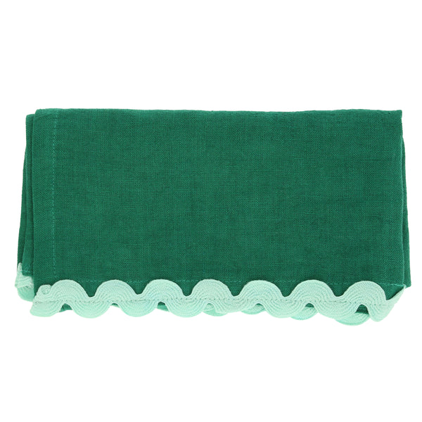 Our green, pink and red fabric napkins, with ric rac details, are perfect for Christmas tableware. Image7