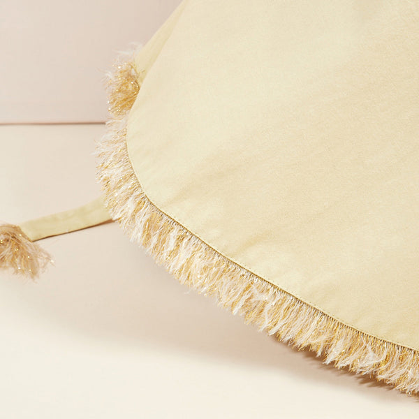 The fabulous kids costume has a cape, lion hat and swishy tail. Image7