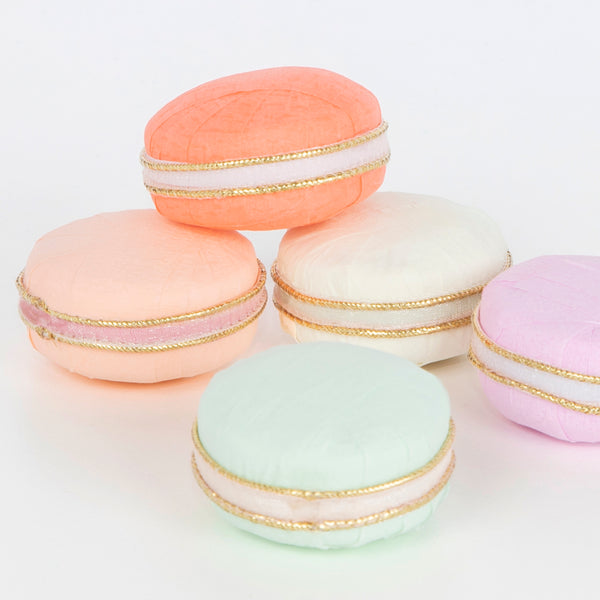 Laduree Paris Macaron Surprise Balls Image3