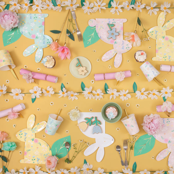 The garland features crepe paper daisies and 3D paper leaves with a gold foil shimmer. Image6