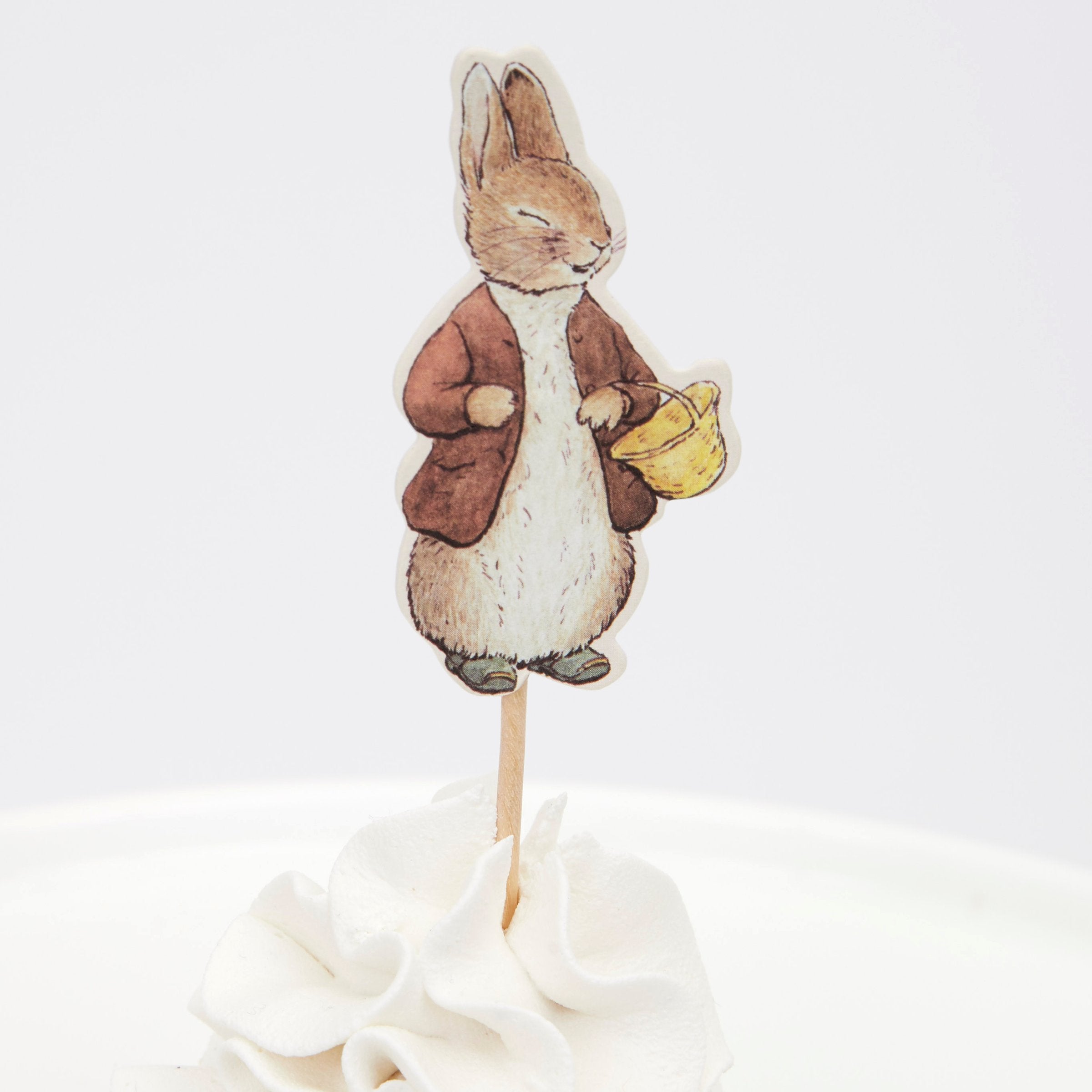 The set includes 4 charming designs, with Peter Rabbit, Benjamin Bunny, Tom Kitten and Jemima Puddle-duck.