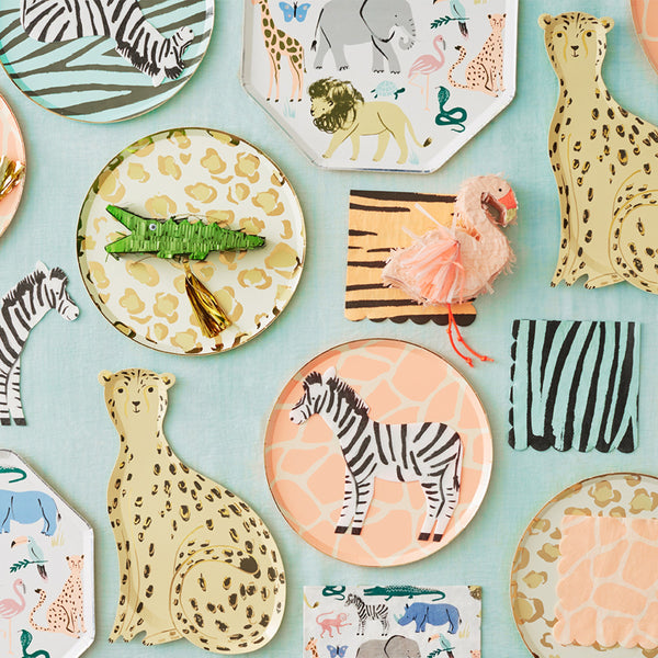 Our small paper napkins, with animal print designs, are ideal for a safari party. Image7