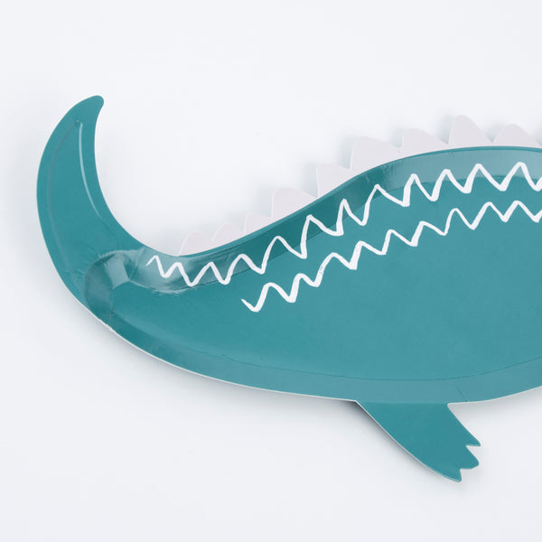 Our delightful crocodile party plates are ideal for a safari birthday party. Image3