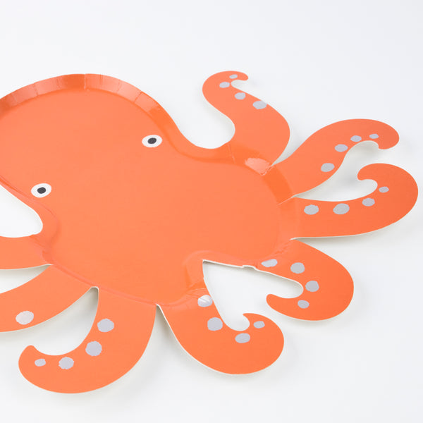 Our octopus red plates are perfect for an under-the sea party or cocktail party. Image4