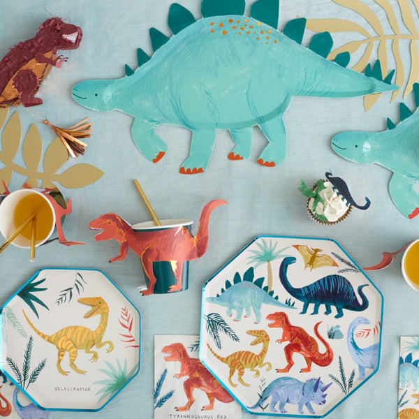 Our stegosaurus platters are perfect to add to your dinosaur party supplies. Image3