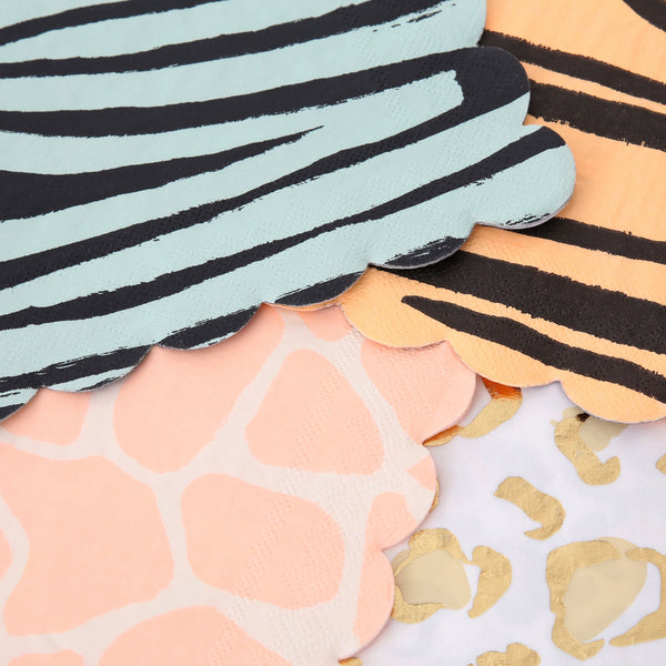 Our small paper napkins, with animal print designs, are ideal for a safari party. Image2