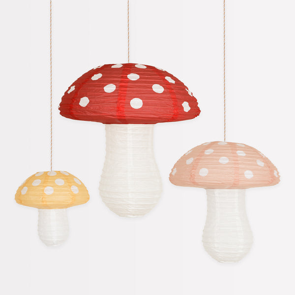 Our on-trend lanterns, in the shape of mushrooms, are perfect to light up any party or as hanging decorations.