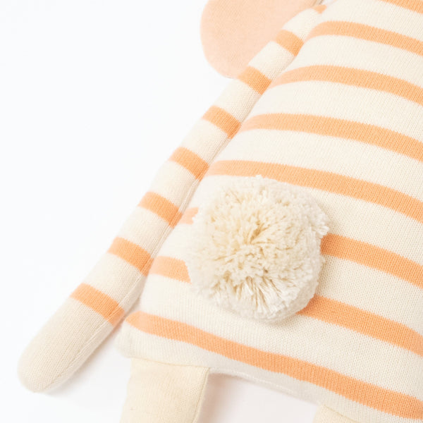 Alfalfa bunny is crafoted from knitted organic cotton, with floppy ears, a pompom tail and sweet stitched features. Image4