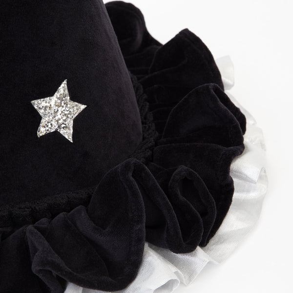 Our pointed hat, crafted from black velvet, is ideal to add to a witch costume and to wear for fun dressing up ideas. Image3